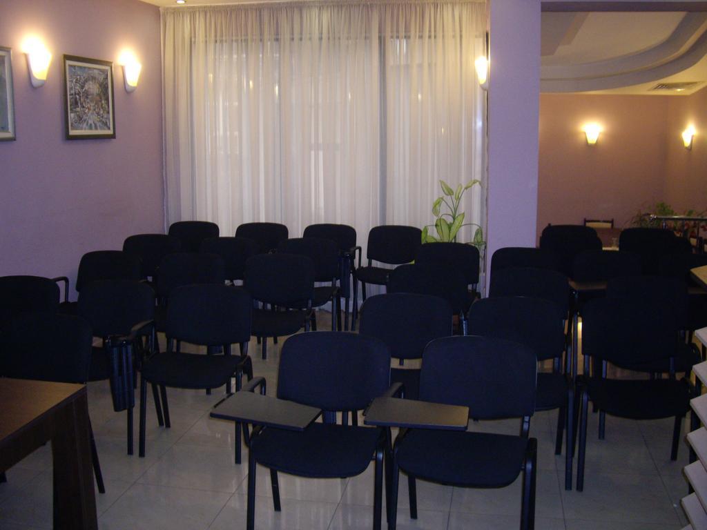 Family Hotel Avramov วีดิน ภายนอก รูปภาพ