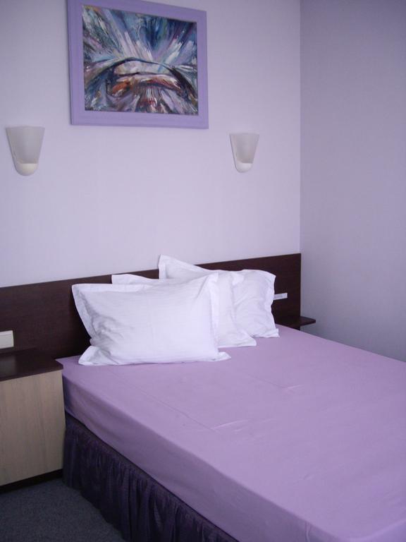 Family Hotel Avramov วีดิน ภายนอก รูปภาพ